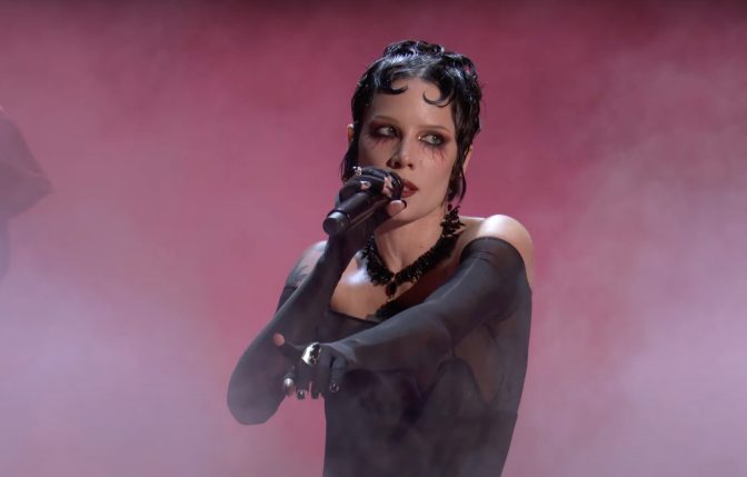 Halsey reportedly leaves Capitol Records in “bittersweet” split