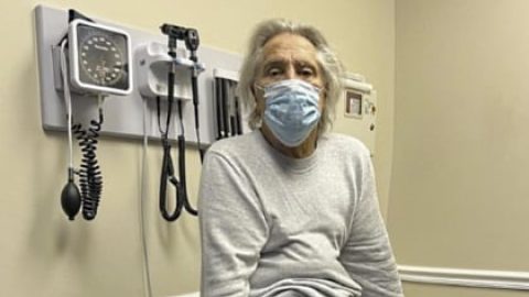 BLACK SABBATH Bassist GEEZER BUTLER Diagnosed With Pneumonia
