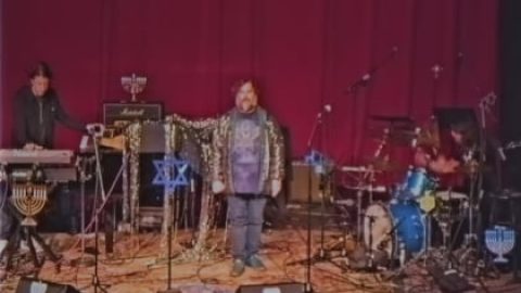 See DAVE GROHL And JACK BLACK Cover RUSH’s ‘The Spirit Of Radio’ For 2022 ‘Hanukkah Sessions’