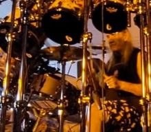 Watch NICKO MCBRAIN Perform IRON MAIDEN Classics At Rock N Roll Ribs 13th-Anniversary Celebration