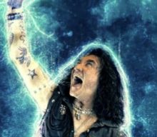 ROBIN MCAULEY Announces New Solo Album ‘Alive’