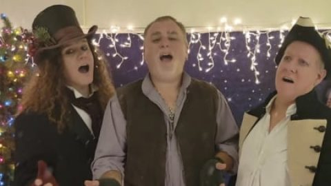DOKKEN Bassist CHRIS MCCARVILL Releases Holiday Song ‘It’s The  Most Wonderful Time Of The Year’